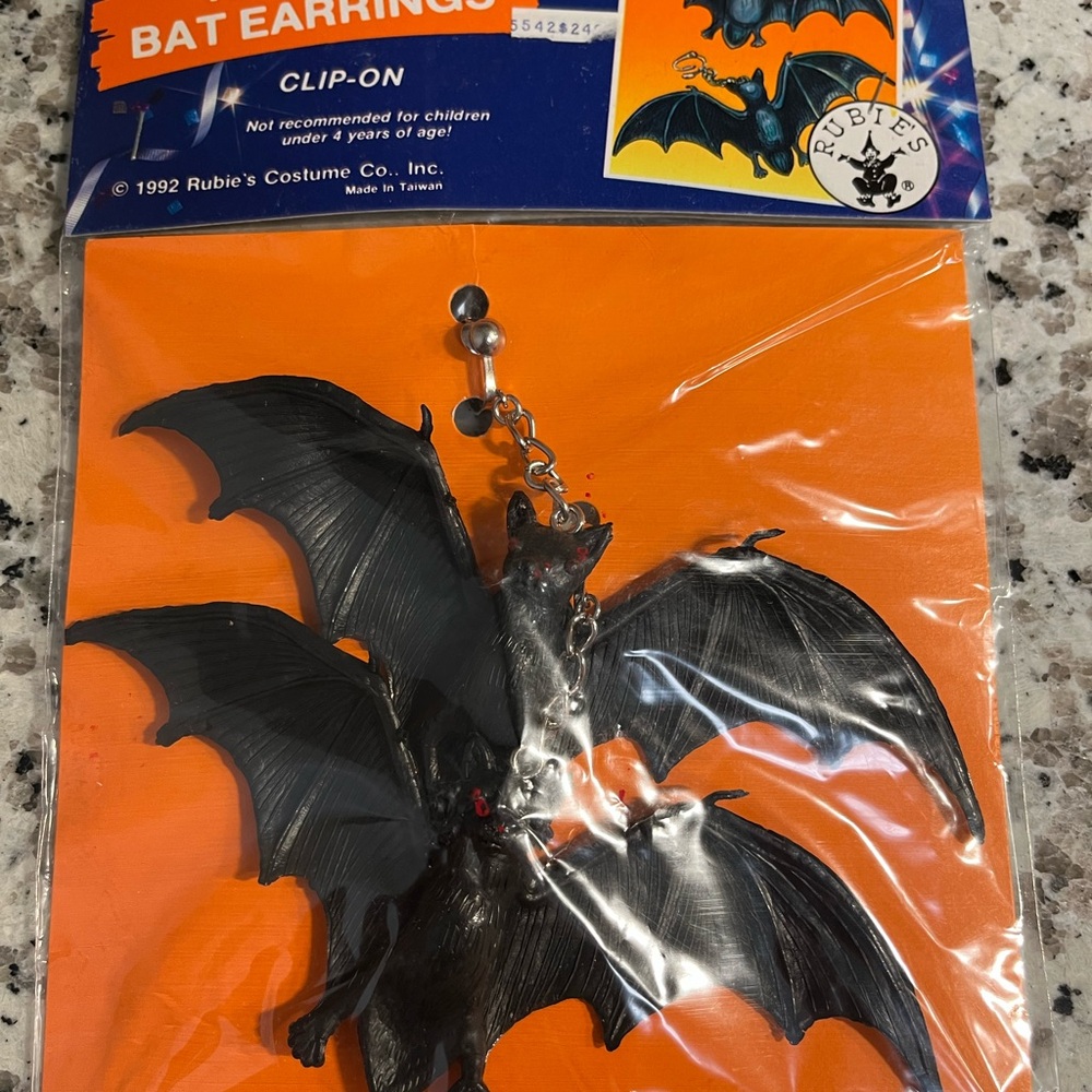 Bat Earrings - Picture 3 of 8